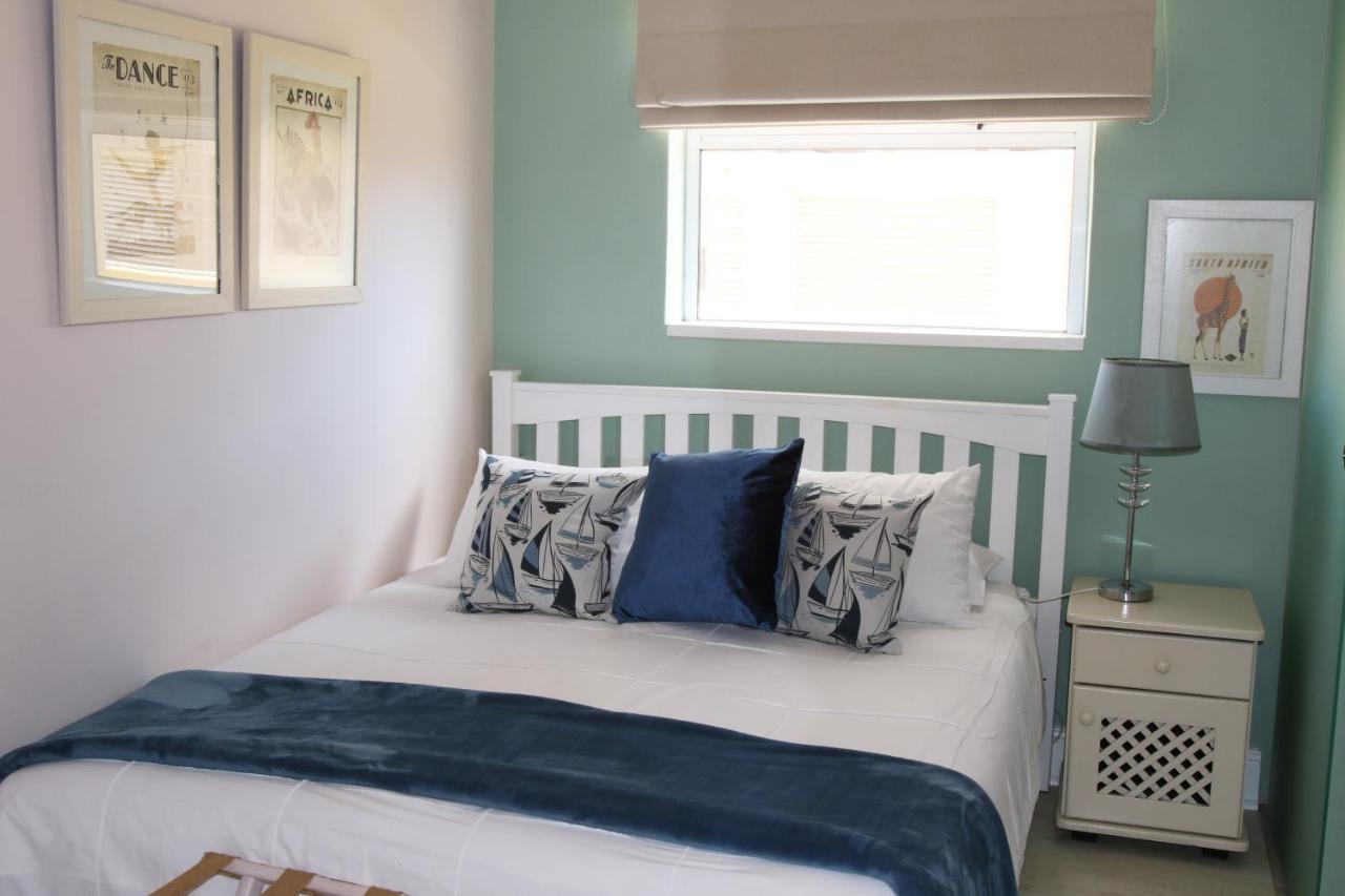 Dolphin Inn Guesthouse Cape Town Bagian luar foto