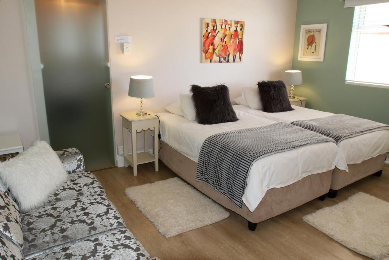 Dolphin Inn Guesthouse Cape Town Bagian luar foto