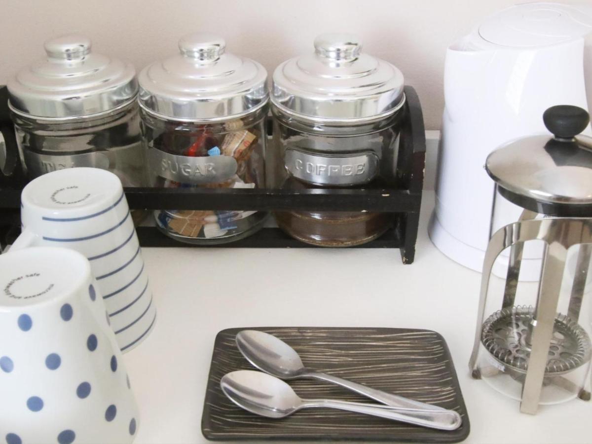 Dolphin Inn Guesthouse Cape Town Bagian luar foto