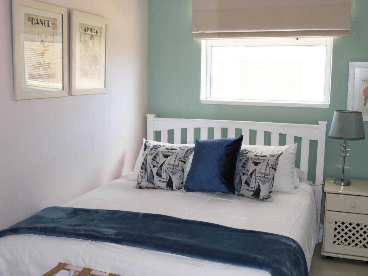 Dolphin Inn Guesthouse Cape Town Bagian luar foto