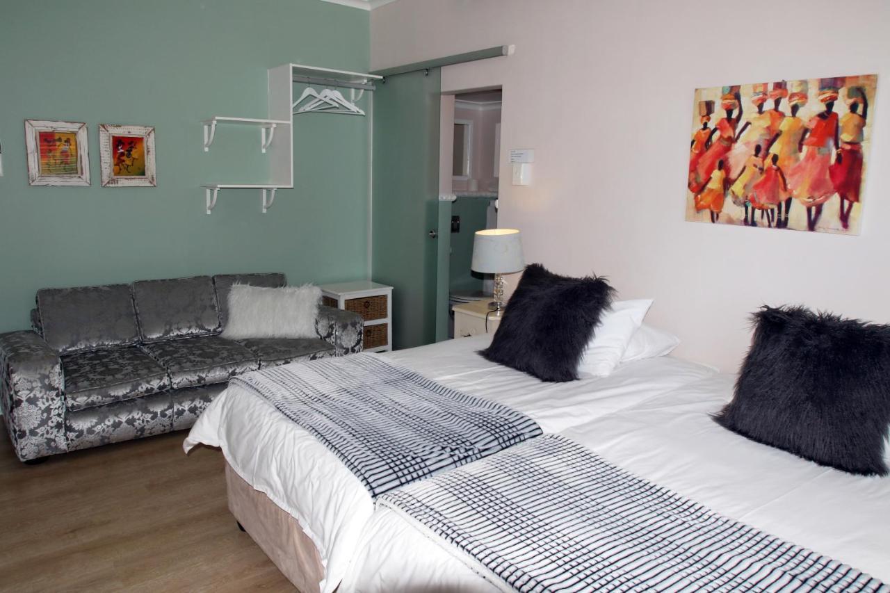 Dolphin Inn Guesthouse Cape Town Bagian luar foto