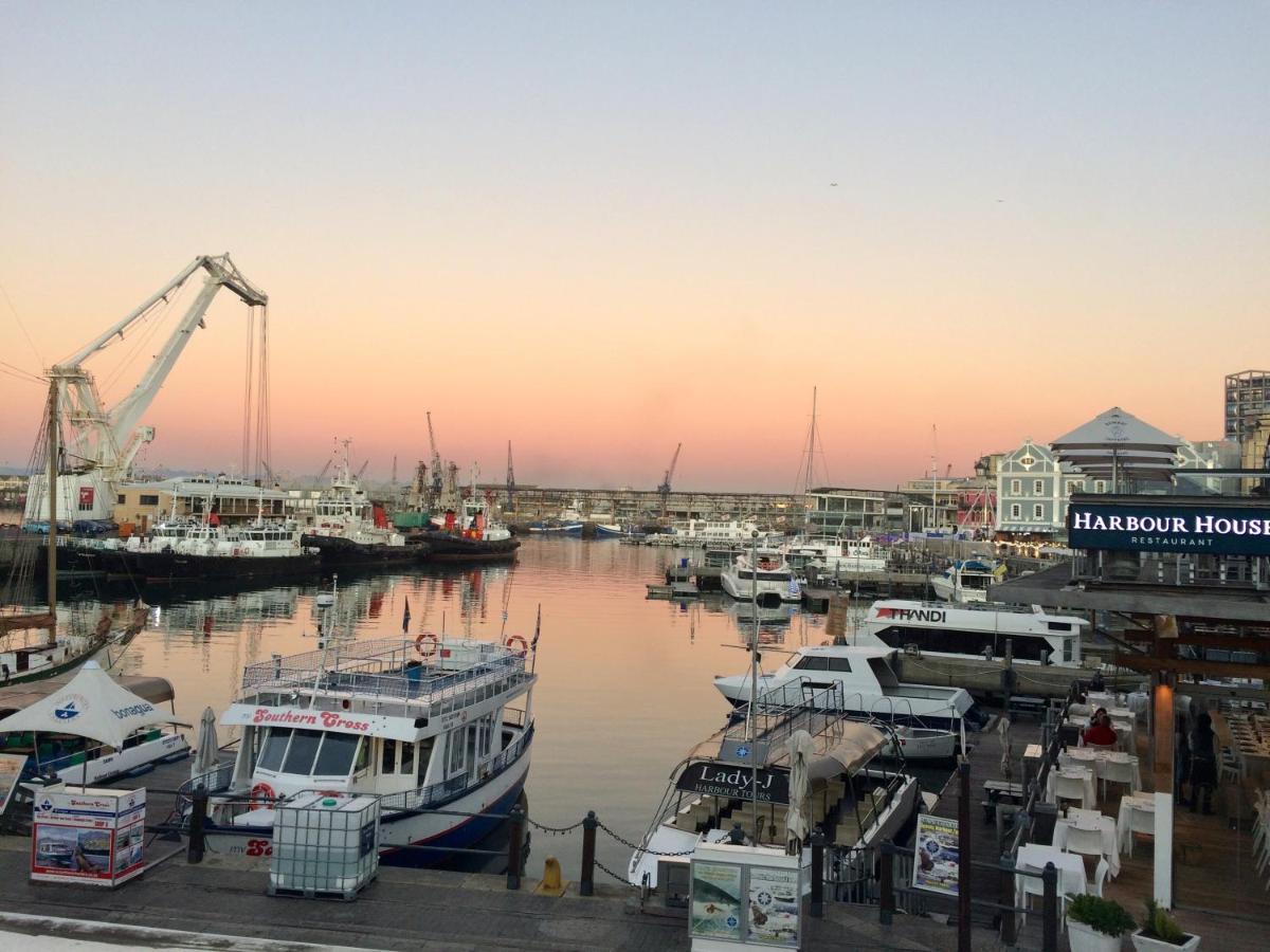 Dolphin Inn Guesthouse Cape Town Bagian luar foto