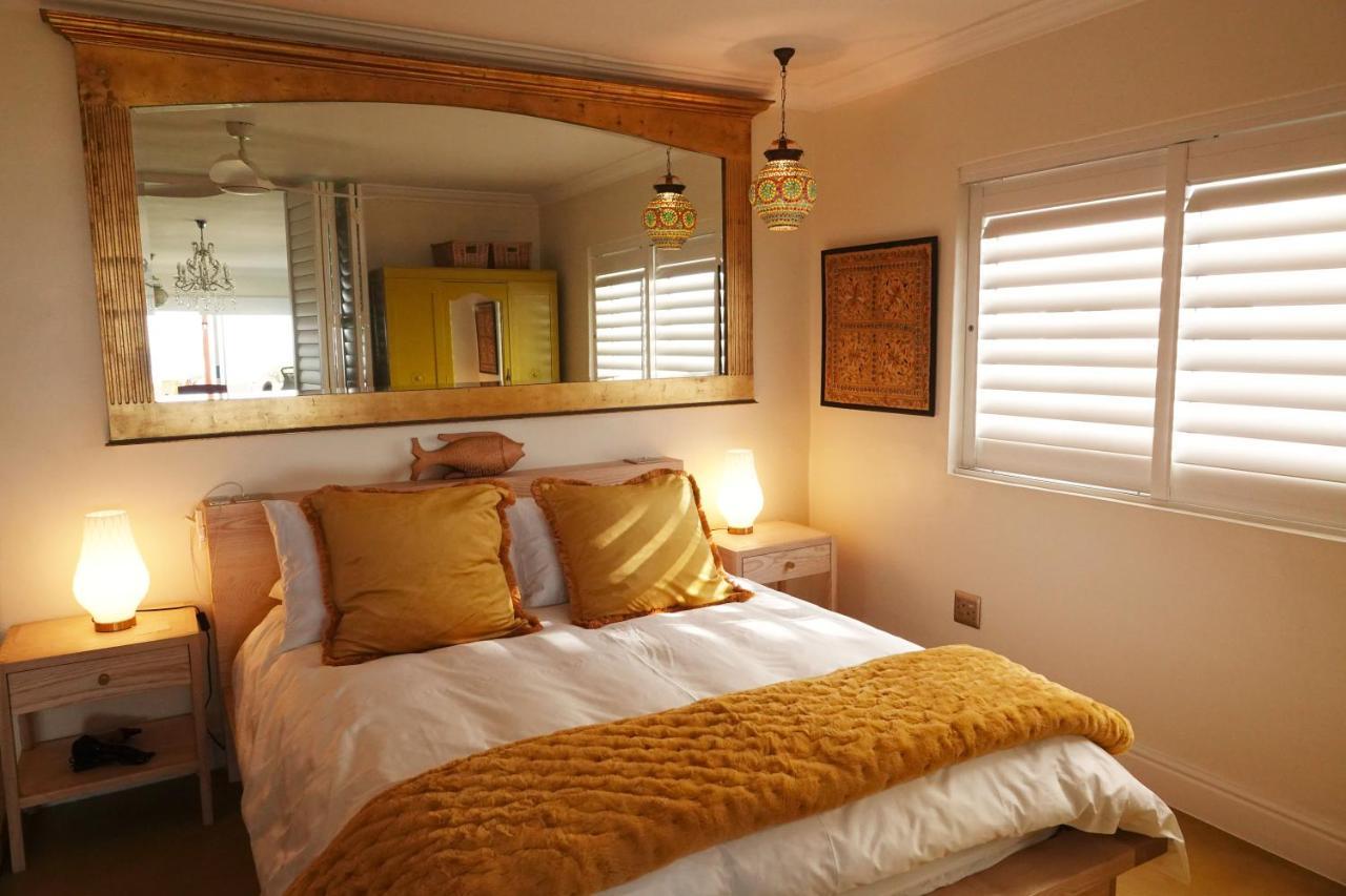 Dolphin Inn Guesthouse Cape Town Bagian luar foto