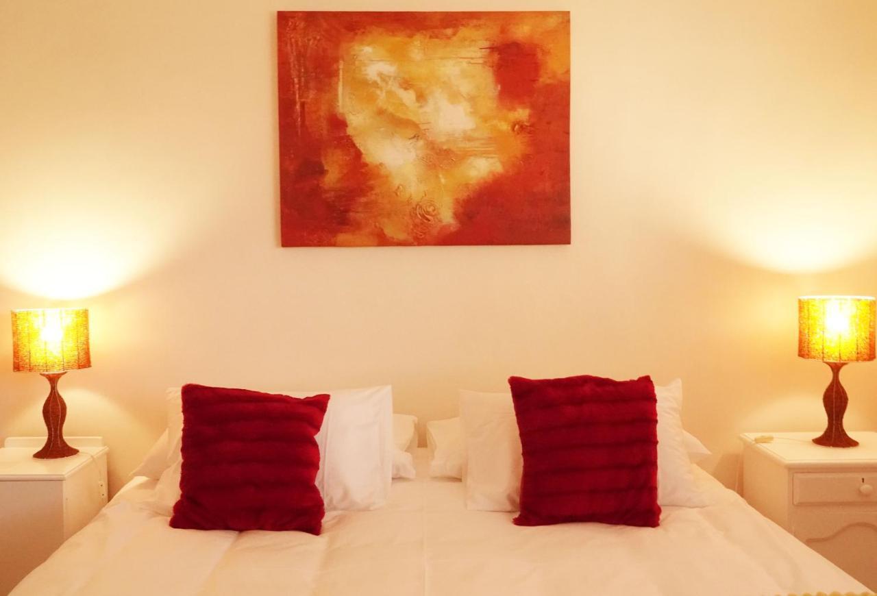 Dolphin Inn Guesthouse Cape Town Bagian luar foto
