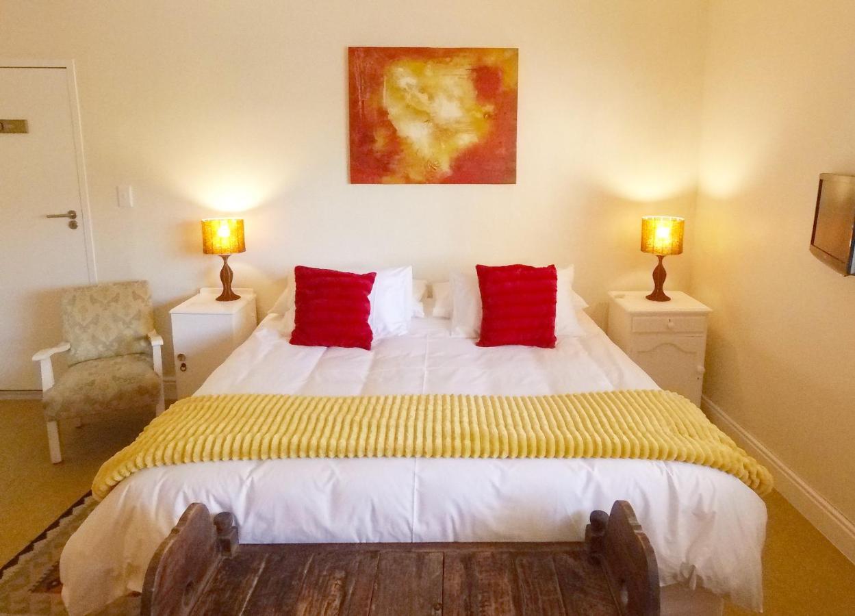 Dolphin Inn Guesthouse Cape Town Bagian luar foto