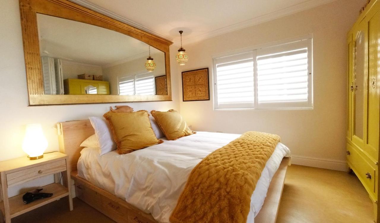 Dolphin Inn Guesthouse Cape Town Bagian luar foto