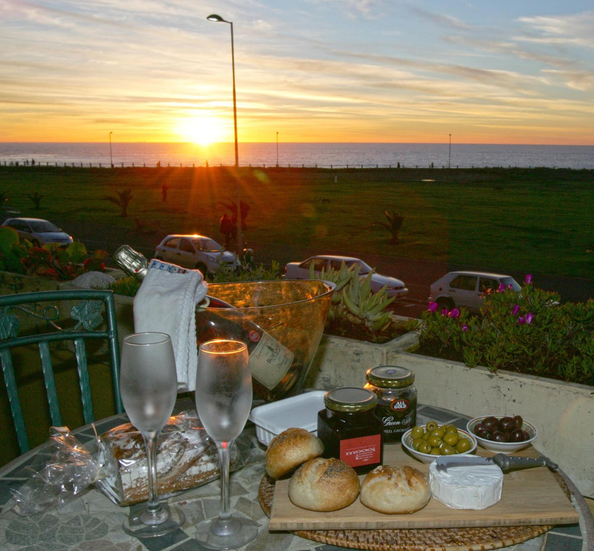 Dolphin Inn Guesthouse Cape Town Bagian luar foto