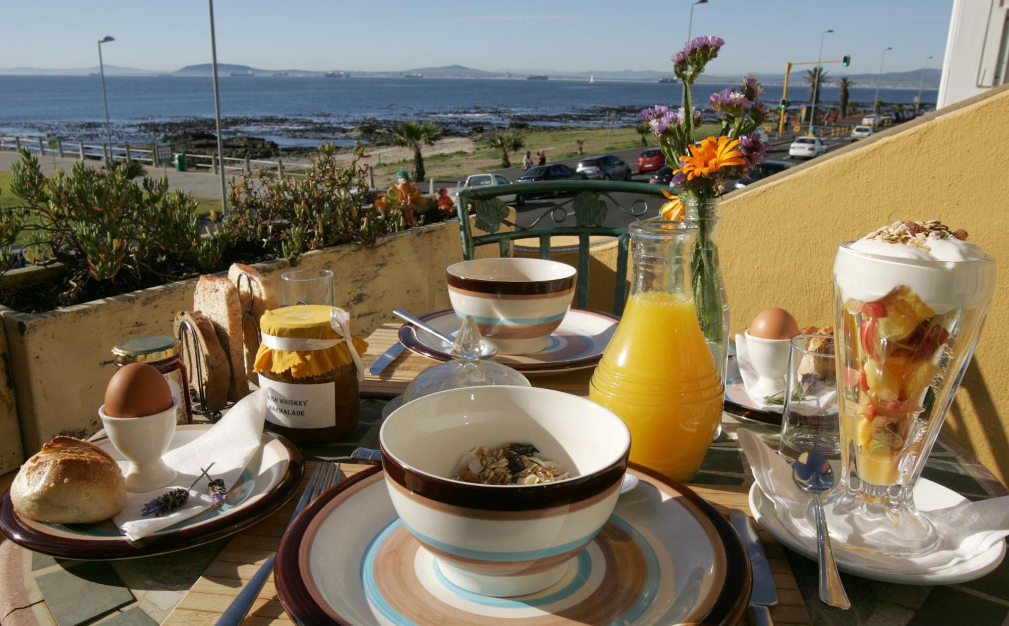 Dolphin Inn Guesthouse Cape Town Bagian luar foto
