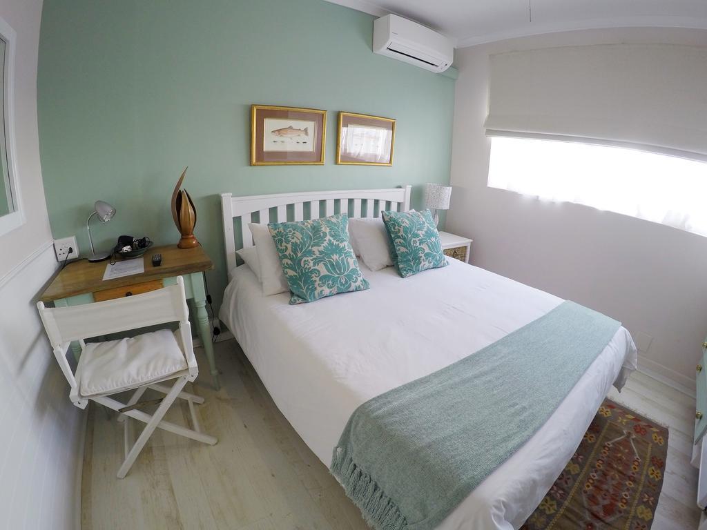 Dolphin Inn Guesthouse Cape Town Bagian luar foto
