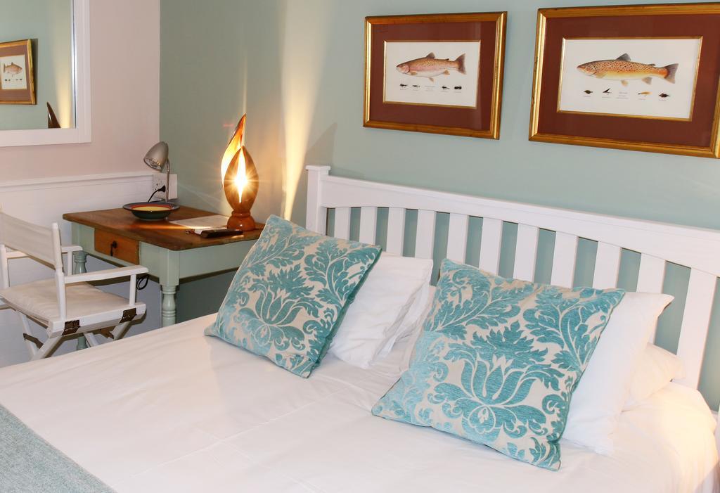 Dolphin Inn Guesthouse Cape Town Bagian luar foto